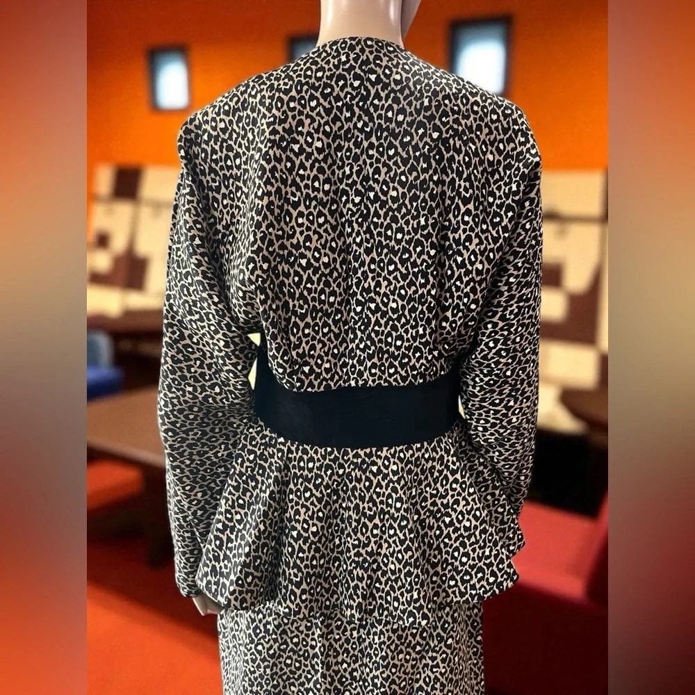 St Gillian all over leopard animal print  2 pc pencil skirt peplum jacket VTG